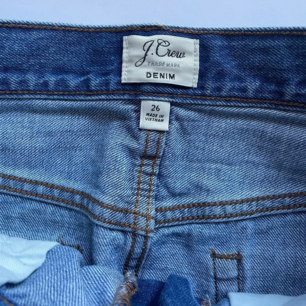 J. Crew Jean Denim skirt EUC raw hem size 26 / small